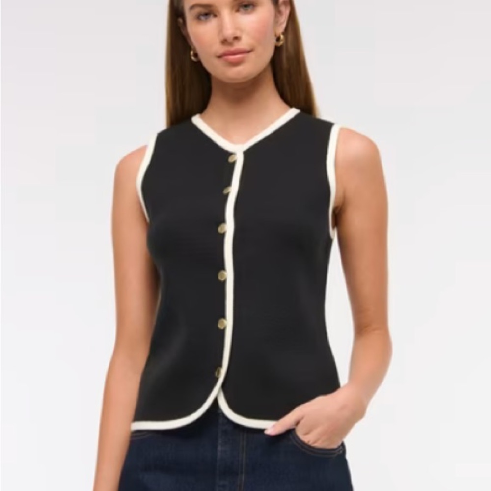 NWT A&F Mara Crew Sweater Vest